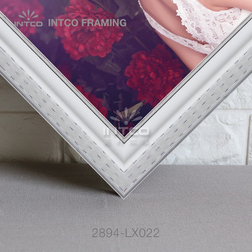 2894-LX022 — 5.77cm White PS Picture Frame Moulding