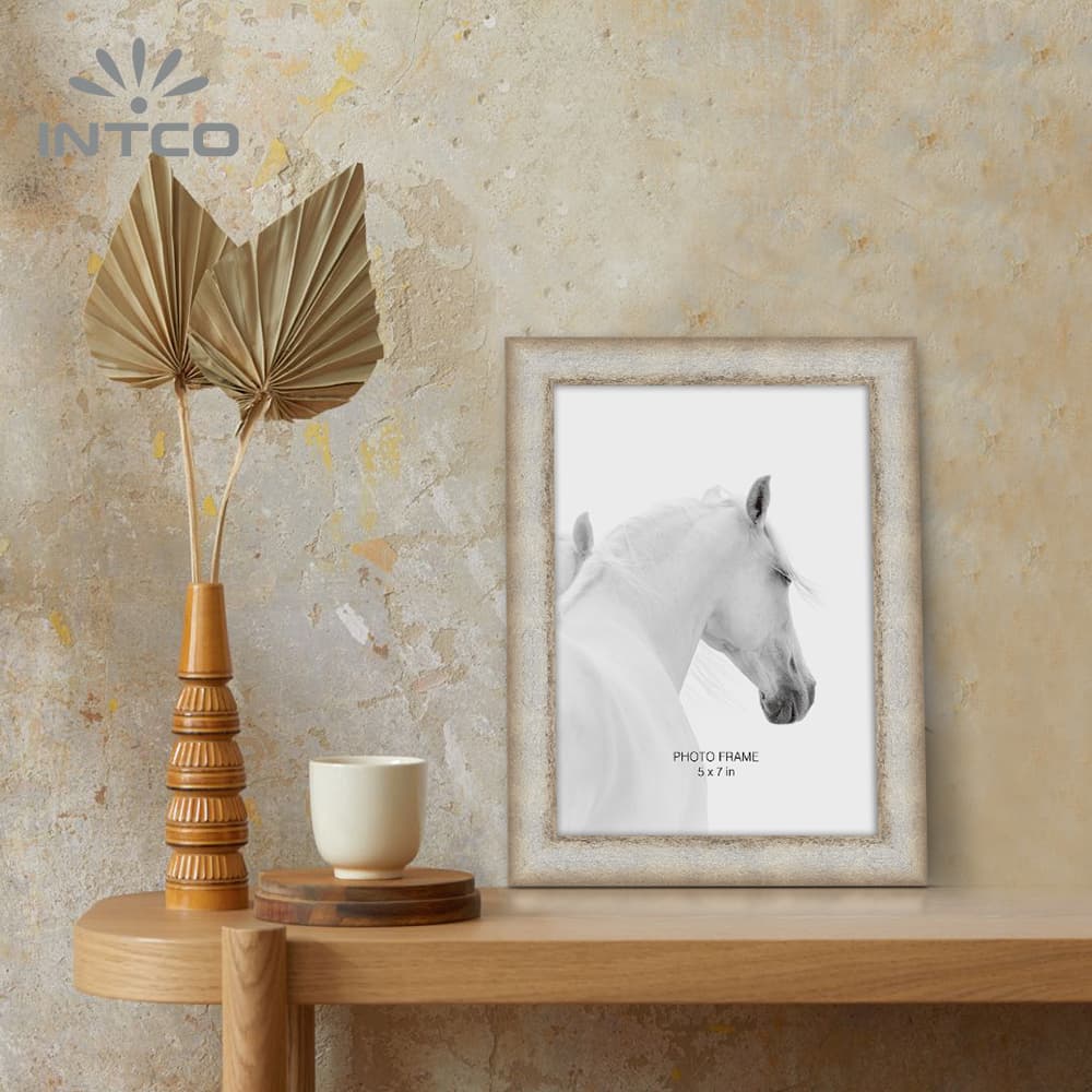 Inspired by the Italian Renaissance style and is an ideal choice for table decor