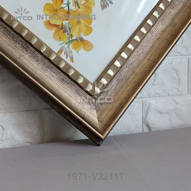 1971-V3211T — 7.58cm Silver PS Picture Frame Moulding