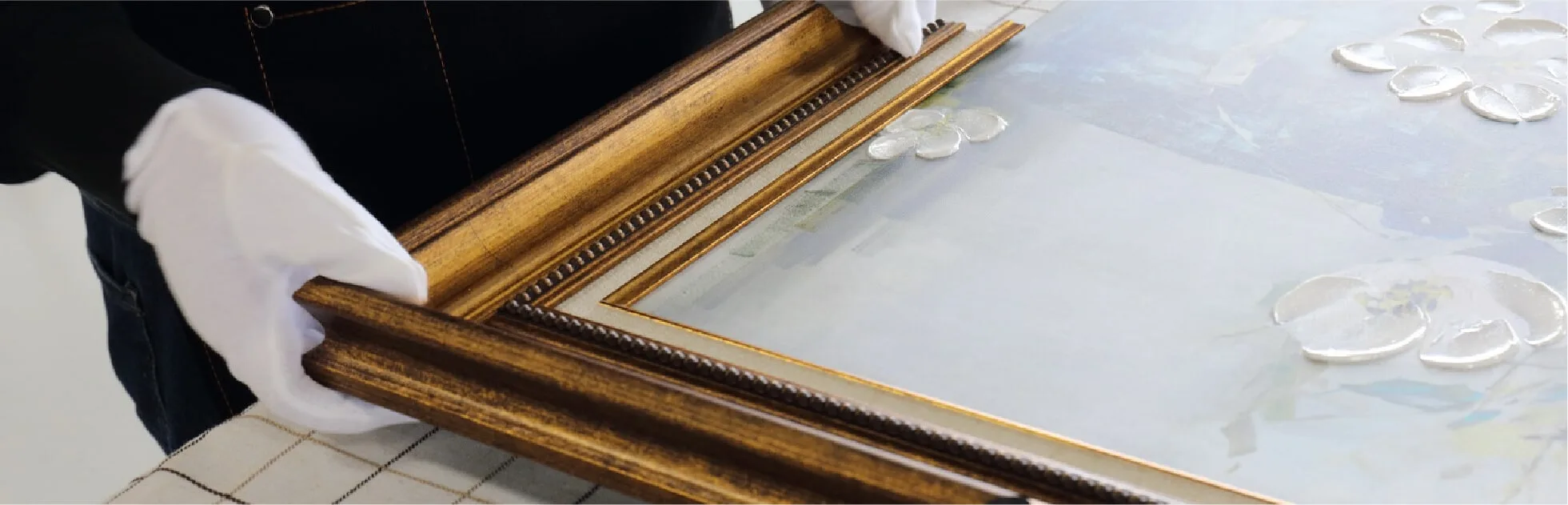 mouldings for art frame